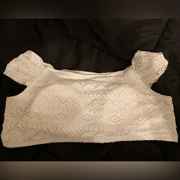 3/$20 No Boundaries Women’s White Crocheted Bikini Top - Size Large (11/13) - Picture 7 of 8